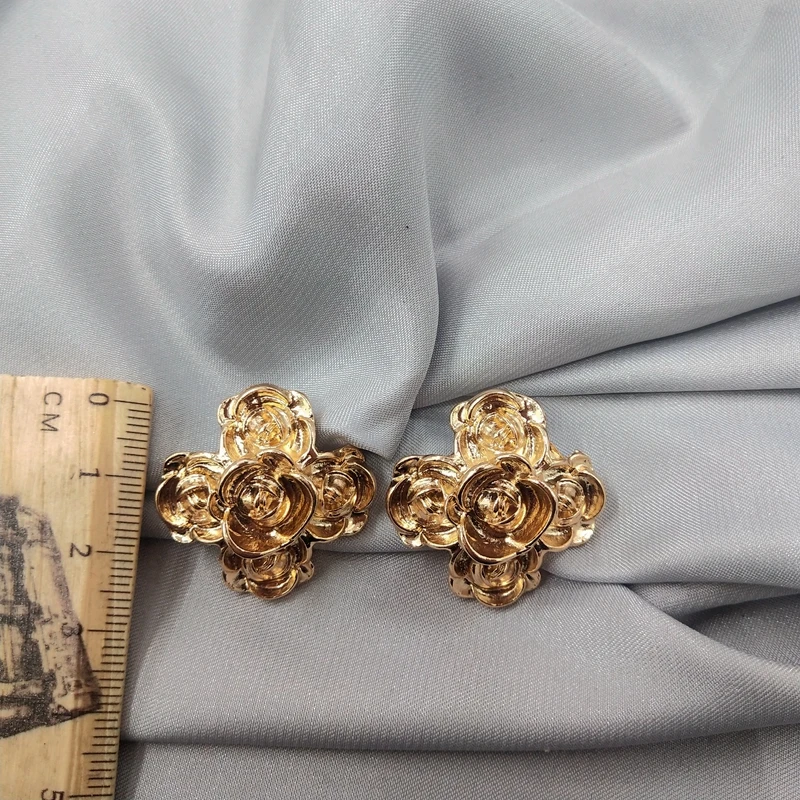 Narių Čingdao papuošalai temperamentas baroko mados žmonės tekstūros moterų D41 gėlės stud auskarai auskarai